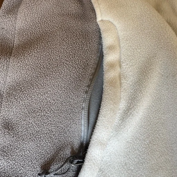 The North Face Gray and White Ski Jacket with Color Blocking - Picture 6 of 6